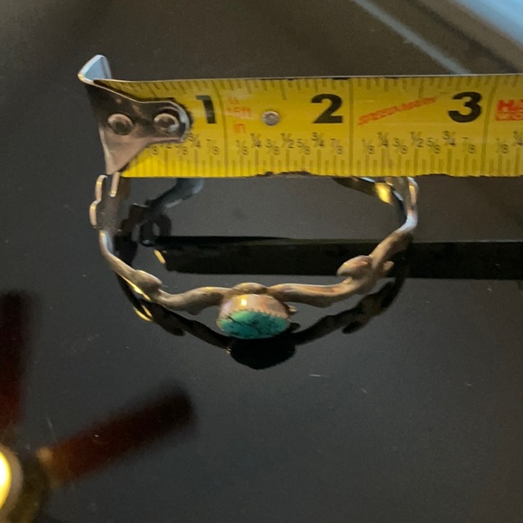 Women’s Turquoise and Silver cuff - Picture 2 of 9